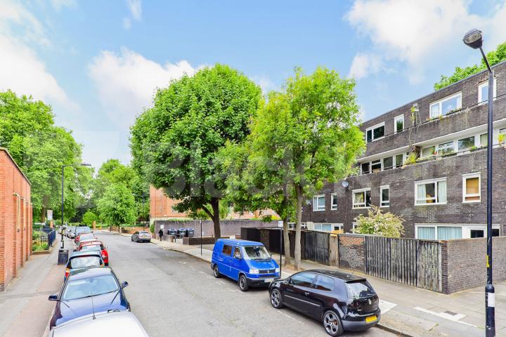 Arranged Over Two Floors With Private Garden  Rutley Close , Kennington 
